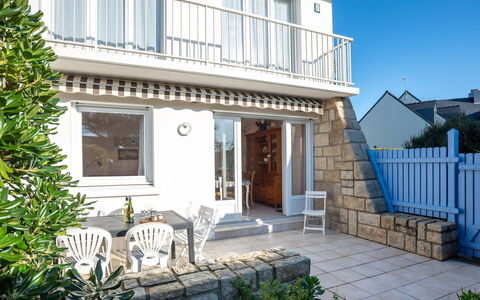 Quiberon 127: Plante, Bâtiment, Fenêtre, Ciel, Porte, Maison, Quartier, Chalet, Zone Résidentielle, Porche