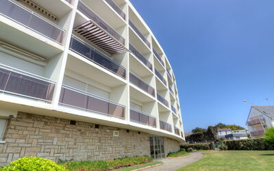 Quiberon 130: Plante, Propriété, Ciel, Bâtiment, Architecture, Design Urbain, Herbe, Zone Résidentielle, Immobilier, Façade