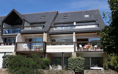 Carnac 180: Plante, Ciel, Propriété, Fenêtre, Bâtiment, Maison, Chalet, Siding, Nuage, Design Urbain