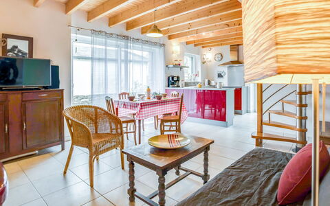 Courdiec: Meubles, Table, Propriété, Cabinetry, Bois, Design Intérieur, Éclairage, Architecture, Sol, Sol