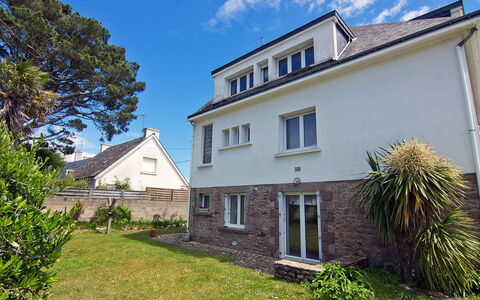 Mer et Soleil: Plante, Nuage, Fenêtre, Propriété, Bâtiment, Ciel, Maison, Arbre, Lot Terre, Chalet