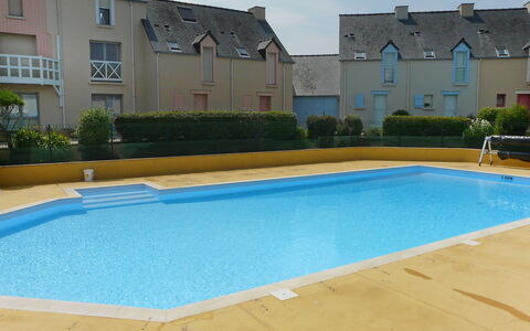 Saint Malo 651: L'Eau, Plante, Propriété, Piscine, Nuage, Bleu Azur, Rectangle, Bâtiment, Ciel, Fenêtre