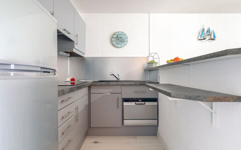 Saint Aygulf 139: Cabinetry, Evier, Évier, Robinet, Comptoir, Cuisinière, Appareil De Cuisine, Cuisine, Design Intérieur, Sol