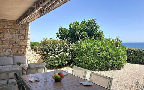 Les Maures de L'Esterel: Meubles, Mobilier De Jardin, Table, Chaise, Tableau De Plein Air, Table Cuisine Et Salle A Manger, Ombre, Jardin, Recours