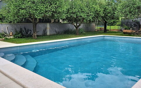 Finida: Piscine, Bleu, L'Eau, Composite, Caractéristique De L'Eau, Jardin, Ombre, Arrière-Cour, Recours, Aménagement Paysager