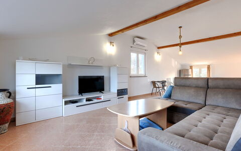 Finida: Canapé, Meubles, Bâtiment, Table, Cadre, Bois, Design Intérieur, Confort, Maison, Salon
