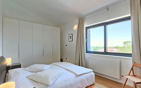 Anna: Chambre, Pièce, Meubles, Propriété, Lit, Design Intérieur, Drap De Lit, Cadre De Lit, Bâtiment, Matelas