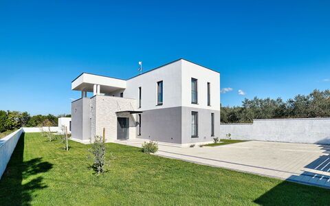Lungera: Maison, Propriété, Domicile, Architecture, Bâtiment, Zone Résidentielle, Immobilier, Lot Terre, Façade, Villa