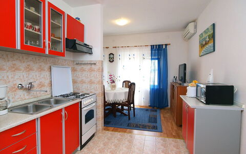 Sofija: Cabinetry, Propriété, Meubles, Évier, Tiroir, Comptoir, Électroménager, Design Intérieur, Sol, Sol