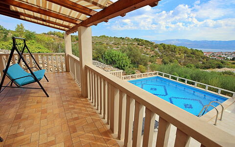 Villa Tonka: L'Eau, Ciel, Nuage, Ressources En Eau, Bleu Azur, Arbre, Paysage Naturel, Plage, Cotiers Et Relief Océaniques, Plante