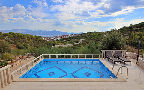 Villa Tonka: L'Eau, Ciel, Nuage, Ressources En Eau, Bleu Azur, Arbre, Paysage Naturel, Plage, Cotiers Et Relief Océaniques, Plante