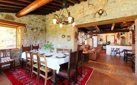 Casale Verciano: Propriété, Bâtiment, Pièce, Salle À Manger, Design Intérieur, Plafond, Faisceau, Meubles, Maison, Immobilier