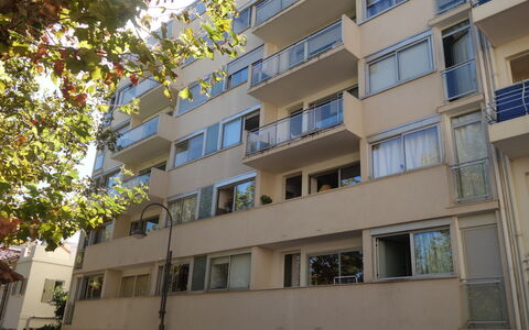Le Corsaire: Bâtiment, Jour, Propriété, Fenêtre, Design Urbain, Bloc Tour, Condominium, Zone Résidentielle, Matériel De La Propriété
