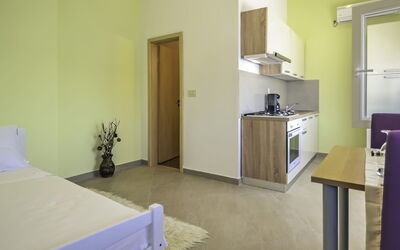 Logement:&nbsp;Ana 102.1