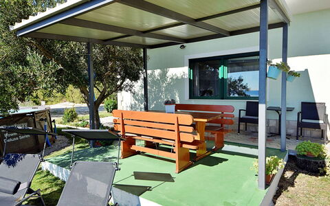 Vesna: Plante, Propriété, Bâtiment, Ombre, Mobilier De Jardin, Design Intérieur, Bois, Design Urbain, Zone Résidentielle, Arbre