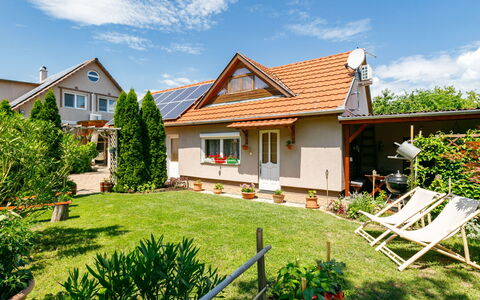 Duetto: Nuage, Ciel, Plante, Bâtiment, Propriété, Fenêtre, Maison, Arbre, Lot Terre, Paysage Naturel