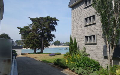 Carnac 235: Plante, Ciel, Bâtiment, Propriété, Fenêtre, Arbre, Surface De La Route, Architecture, Design Urbain, Herbe