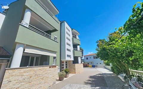 Zadar Bibinje 208: Appartement, Balcon, Condominium, Ombre, Allée, Passerelle, Hôtel