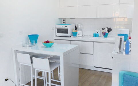 Capbreton 450: Meubles, Cabinetry, Table, Evier, Évier, Design Intérieur, Comptoir, Cuisine, Bureau D'Ordinateur, Appareil De Cuisine