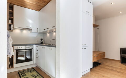 Atlantis Apartments by Mein Samnaun – Mo: Sol, Design Intérieur, Sol, Bois, Meubles, Appareil De Cuisine, Cuisine, Plafond, Principaux Appliance, Parquet