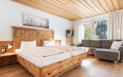 Atlantis Apartments by Mein Samnaun – Mo: Bois, Design Intérieur, Meubles, Plafond, Dur, Lit, Tache De Bois, Chambre, Parquet, Planche