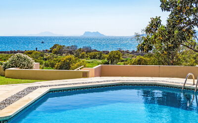 Estepona 108: Bleu, Piscine, Recours, Ombre, Biens, Mobilier De Jardin, Aménagement Paysager, Eco Hôtel, Tropiques, Chaise