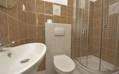 Josip 102.2: Luminaire Plomberie, Robinet, Propriété, Blanc, Salle De Bains, Noir, Violet, Lavabo, Design Intérieur