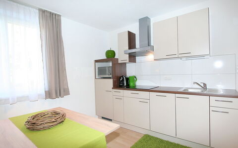 Schaller: Cabinetry, Meubles, Propriété, Comptoir, Évier, Confort, Design Intérieur, Robinet, Rideau, Sol