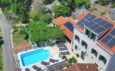 Anita: Piscine, Recours, Eco Hôtel, Biens, Mobilier De Jardin, Loisir, Villa, Hôtel, Parapluie, Ville Resort