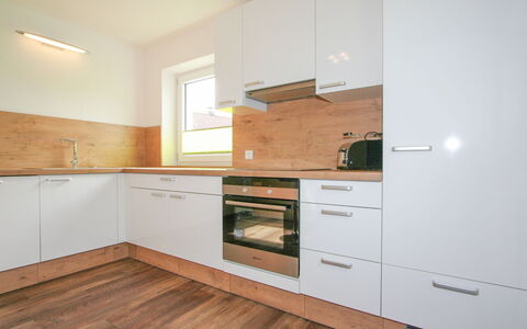 Mitzi: Marron, Cabinetry, Comptoir, Meubles, Bâtiment, Cuisine, Tiroir, Cuisinière, Robinet, Appareil De Cuisine