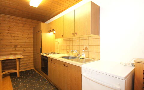 Aschau im Zillertal 330: Comptoir, Cabinetry, Robinet, Évier, Evier, Meubles, Propriété, Luminaire Plomberie, Cuisine, Bois