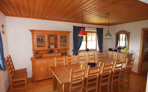 Almvilla: Propriété, Meubles, Table, Cadre, Bois, Chaise, Cabinetry, Éclairage, Design Intérieur, Tache De Bois