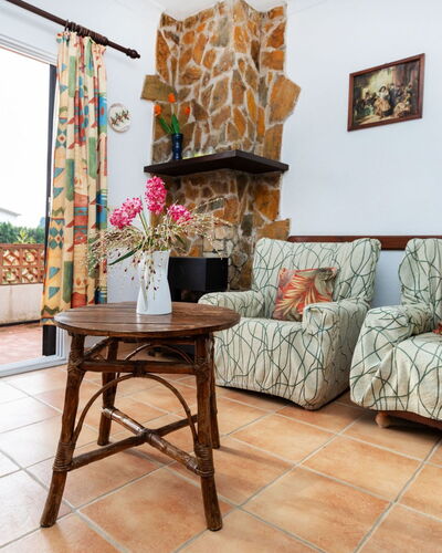 Adelfa Apt 6 170.2