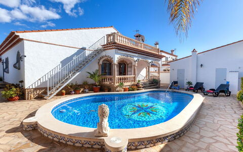 Rustical Mont Roig: Propriété, Piscine, Maison, Immobilier, Bâtiment, Domicile, L'Eau, Architecture, Vacances, Zone Résidentielle