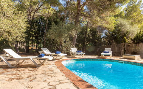 Villa Pinos: Bleu, Piscine, Mobilier De Jardin, Ombre, Recours, Aménagement Paysager, Eco Hôtel, Chaise, Hôtel, Arrière-Cour