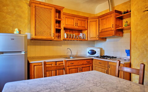 Il Gualdo: Comptoir, Meubles, Cabinetry, Pièce, Propriété, Cuisine, Design Intérieur, Bâtiment, Domicile, Immobilier