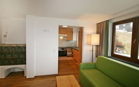 Happy: Propriété, Meubles, Bâtiment, Canapé, Confort, Bois, Éclairage, Design Intérieur, Sol, Sol