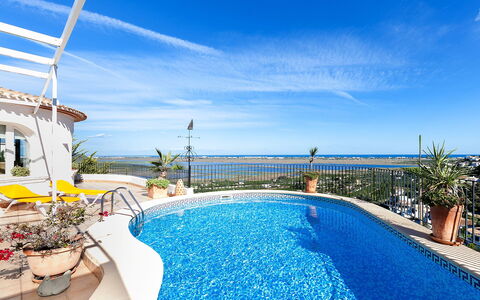 Villa da Vinci: Piscine, Propriété, Immobilier, Vacances, Recours, Ciel, Bâtiment, Loisir, Maison, Domicile