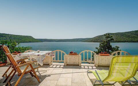 More: L'Eau, Ciel, Meubles, Chaise, Plante, Bleu Azur, Mobilier De Jardin, Lac, Cotiers Et Relief Océaniques, Horizon