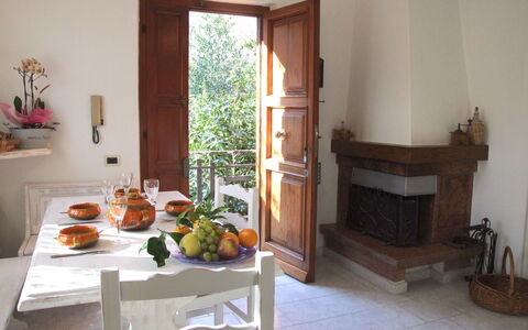 Villa Agrifogli: Pièce, Propriété, Meubles, Bâtiment, Maison, Design Intérieur, Sol, Table, Immobilier, Salon