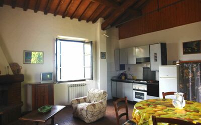Ginestra: Pièce, Propriété, Meubles, Bâtiment, Design Intérieur, Salon, Plafond, Maison, Domicile, Sol