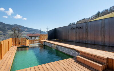 Kaprun 720: L'Eau, Ciel, Nuage, Bleu Azur, Bâtiment, Bois, Piscine, Plan D'Eau, Paysage, Immobilier