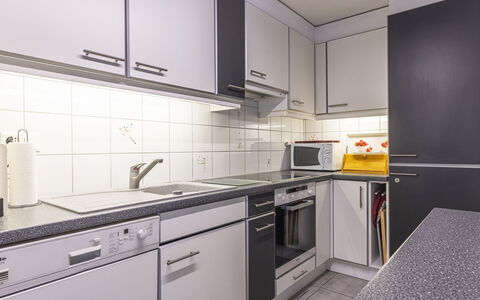 Bouquetins: Cabinetry, Comptoir, Propriété, Meubles, Cuisinière, Appareil De Cuisine, Evier, Cuisine, Électroménager, Cooktop