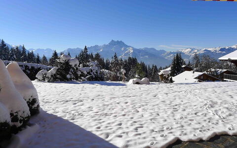 Cristel 2: Ciel, Propriété, Neige, Pente, Tente, Arbre, Montagne, Glacial Relief, Plante, Gelé