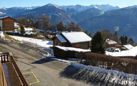 Ardévine 5: Ciel, Montagne, Bâtiment, Pente, Neige, Maison, Arbre, Montagnes, Bois, Paysage Naturel