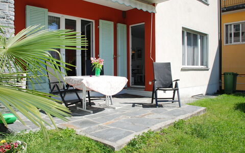 Altorfer: Plante, Fenêtre, Bâtiment, Ombre, Design Intérieur, Mobilier De Jardin, Maison, Chalet, Paysage, Porte