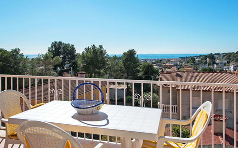 Juan: Propriété, Immobilier, Maison, Bâtiment, Meubles, Pièce, Domicile, Table, Plate-Forme, Vacances