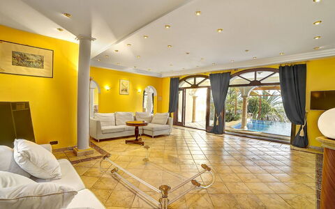 St Anthony: Propriété, Pièce, Design Intérieur, Jaune, Hall, Sol, Bâtiment, Plafond, Salon, Immobilier