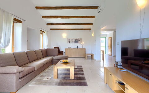 Stuartma: Table, Meubles, Canapé, Cabinetry, Bois, Design Intérieur, Salon, Sol, Sol, Bâtiment