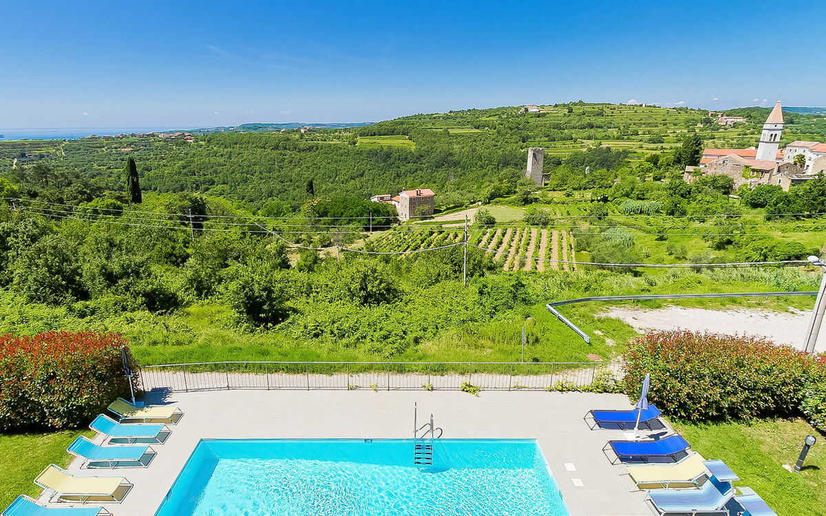 Logement:&nbsp;Nunan With Shared Pool 101.3